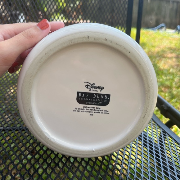 Rae Dunn Alice in Wonderland “Queen of Hearts” Cookie Jar - Picture 3 of 3